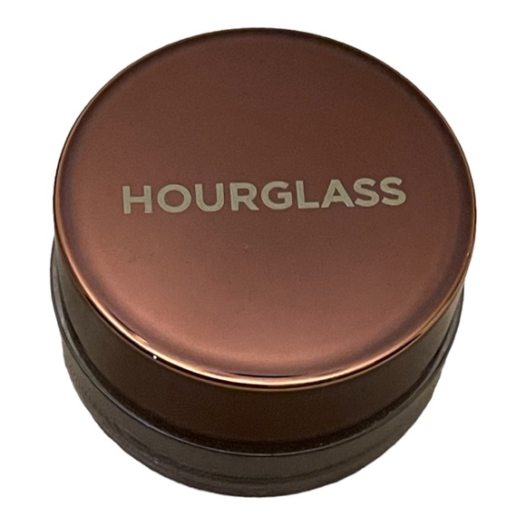 Hourglass
Scattered Light Glitter Eye Shadow Vivid - Picture 4 of 5